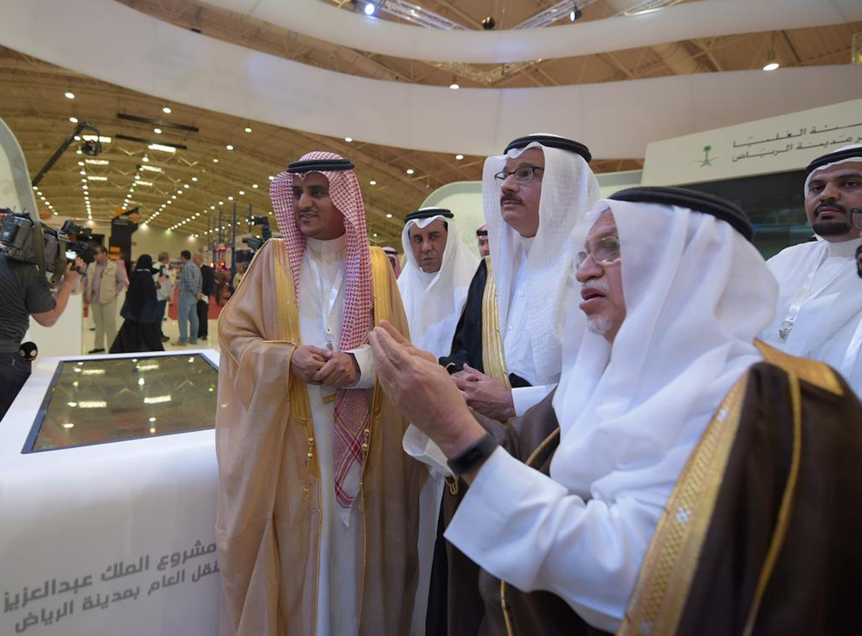 تطوير الرياض تستعرض مشروع القطار والحافلات بمعرض مشاريع النقل العام الرائدة 