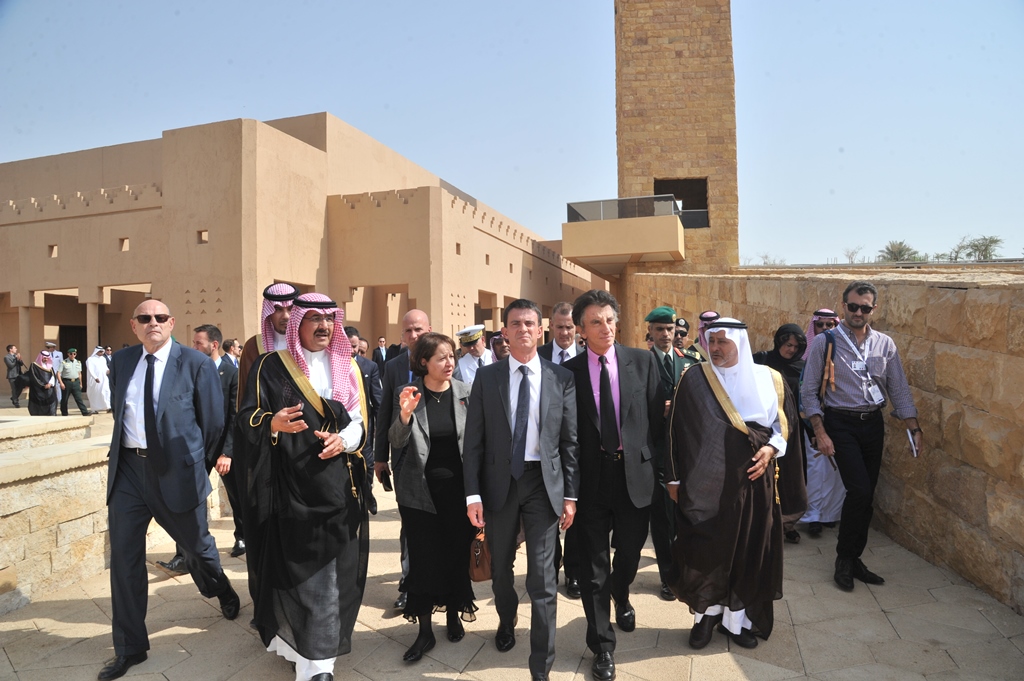 رئيس وزراء فرنسا يزور حي البجيري بالدرعية التاريخية