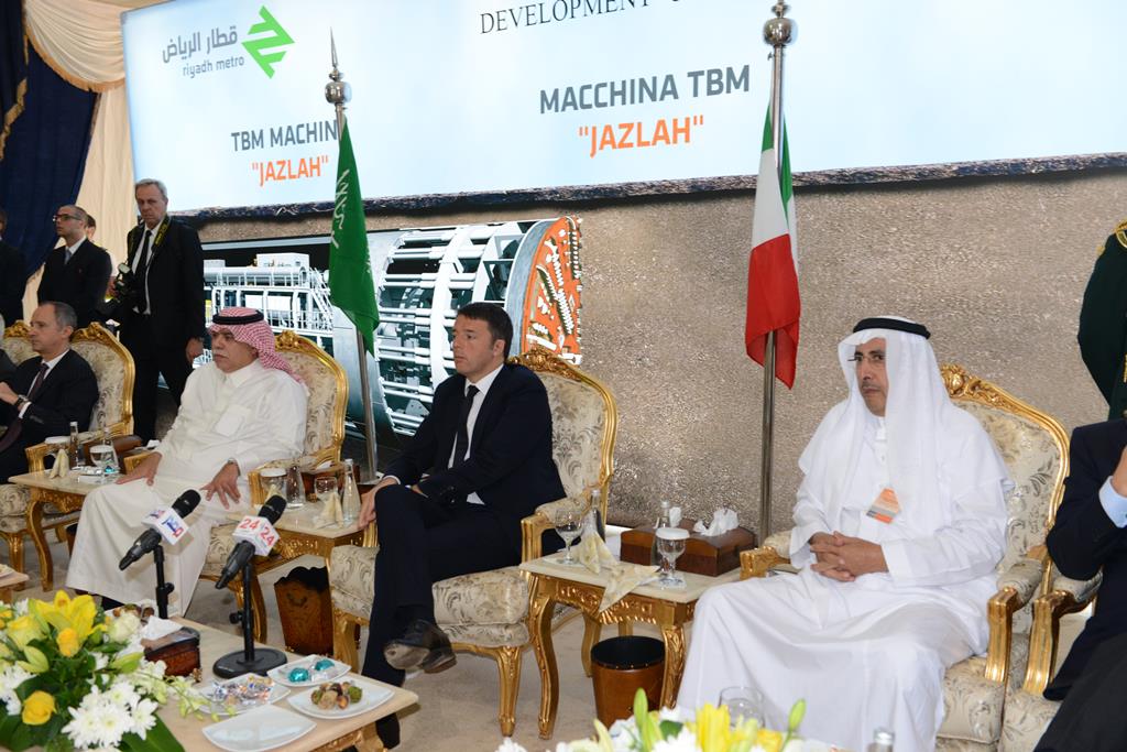 «قطار الرياض» يحتفي بوصول «جزلة» لمحطتها الأولى على المسار البرتقالي