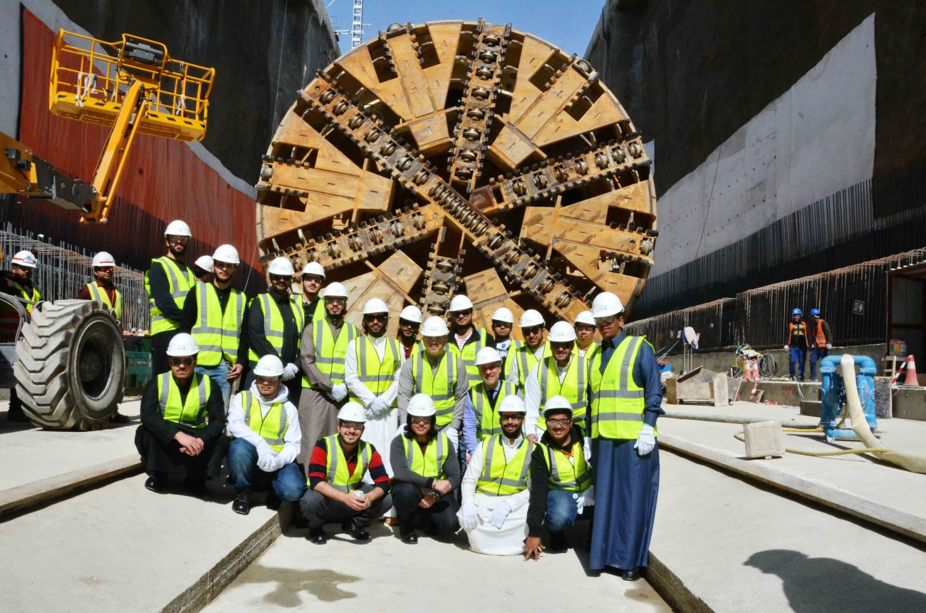 Al-Yamamah University Students in a Visit to Jazlah TBM