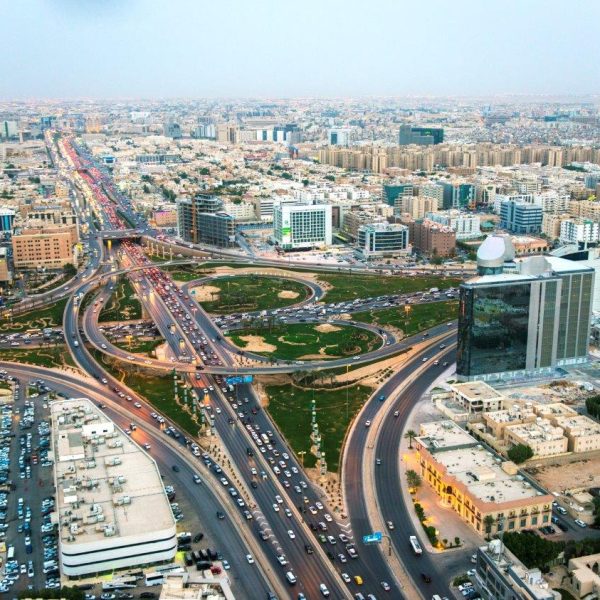 الهيئة العليا تصدر تقرير المناخ الاستثماري بمدينة الرياض