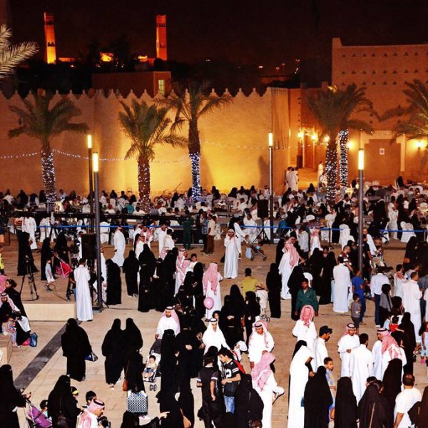 الهيئة تتيح استخدام تطبيقات النقل الذكي لتسهيل الوصول لمواقع الاحتفال بعيد الفطر