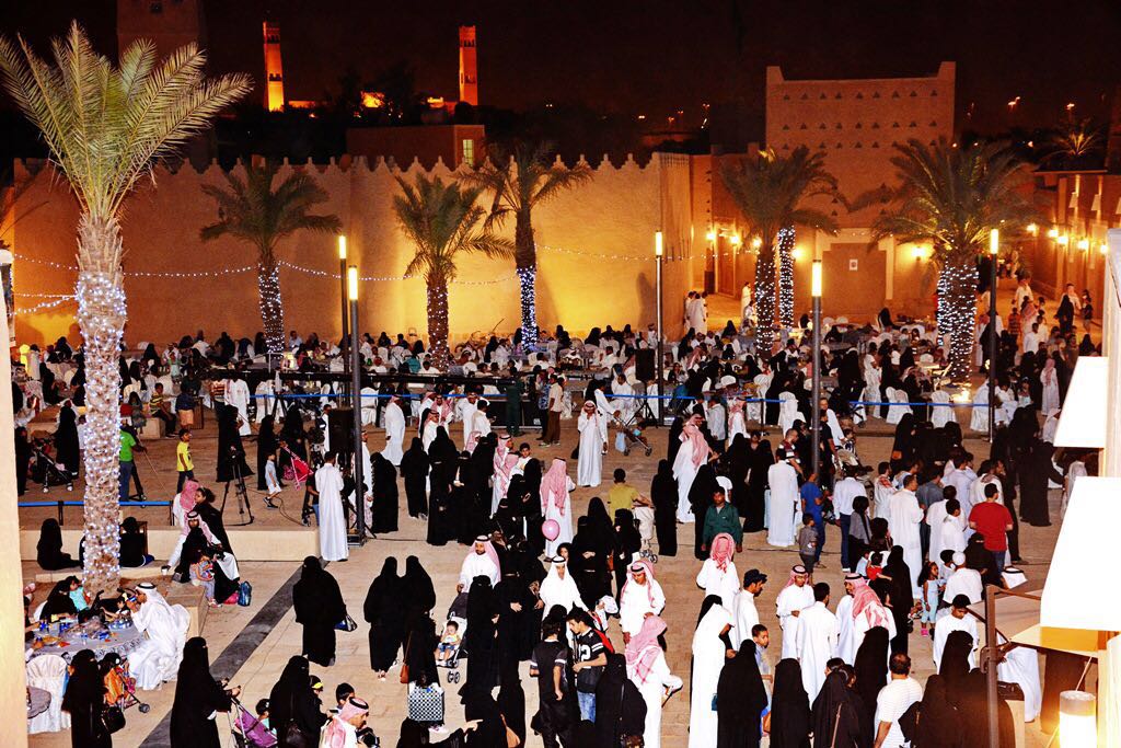 الهيئة تتيح استخدام تطبيقات النقل الذكي لتسهيل الوصول لمواقع الاحتفال بعيد الفطر