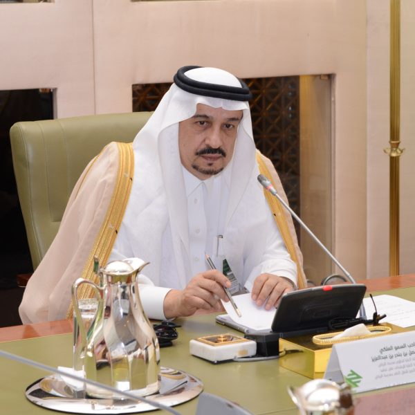 الأمير فيصل بن بندر يرأس مساء الأربعاء اجتماع اللجنة العليا للإشراف على تنفيذ مشروع الملك عبدالعزيز للنقل العام بمدينة الرياض