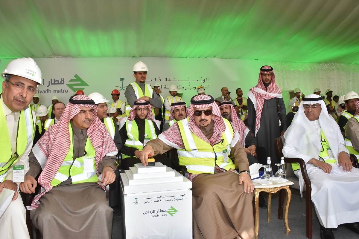 الأمير فيصل بن بندر يرعى الاحتفال باكتمال أعمال حفر الأنفاق العميقة ضمن مشروع قطار الرياض