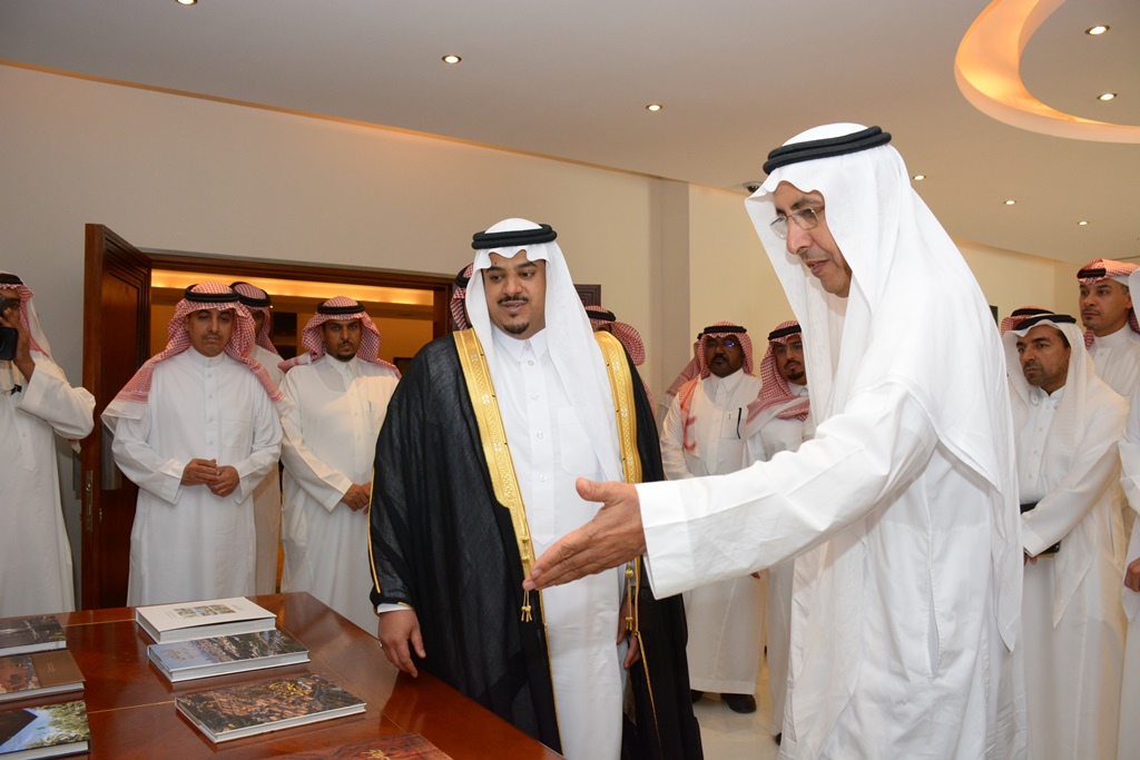 الأمير محمد بن عبدالرحمن يستعرض برامج ومشاريع هيئة تطوير الرياض