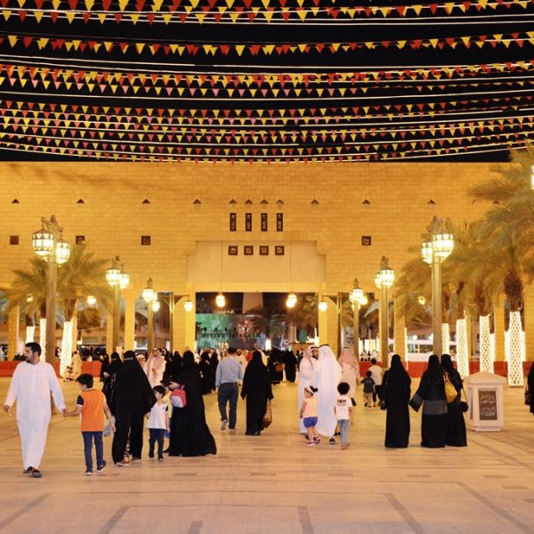 ساحات قصر الحكم تشهد الاحتفال الرسمي لعيد الفطر وسط أجواء ثقافية