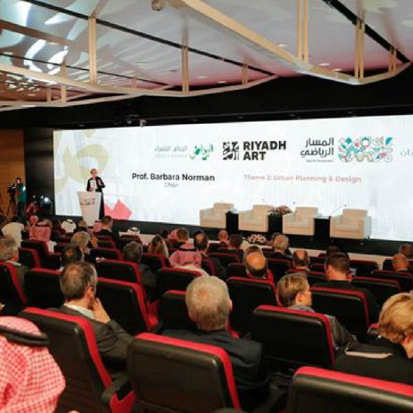 خبراء دوليون يشيدون بالآثار التنموية والاقتصادية للمشاريع الأربعة الكبرى للعاصمة