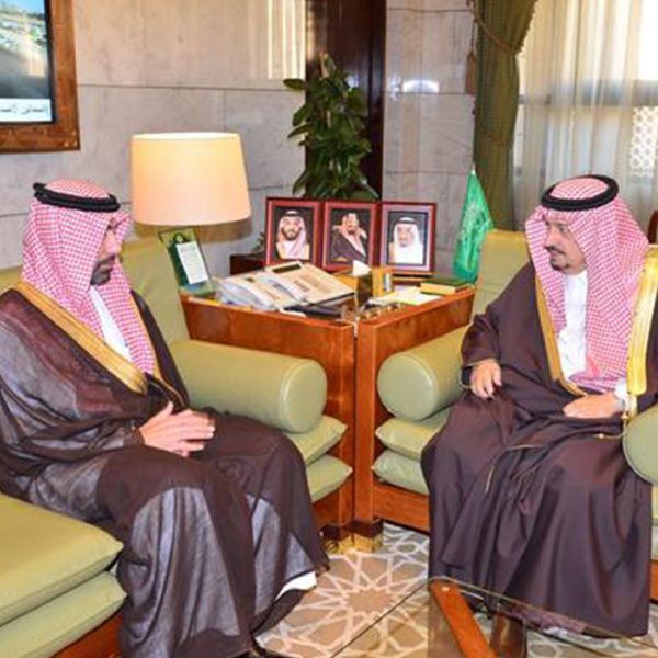 سمو الأمير فيصل بن بندر يستقبل الرئيس التنفيذي للهيئة الملكية لمدينة الرياض