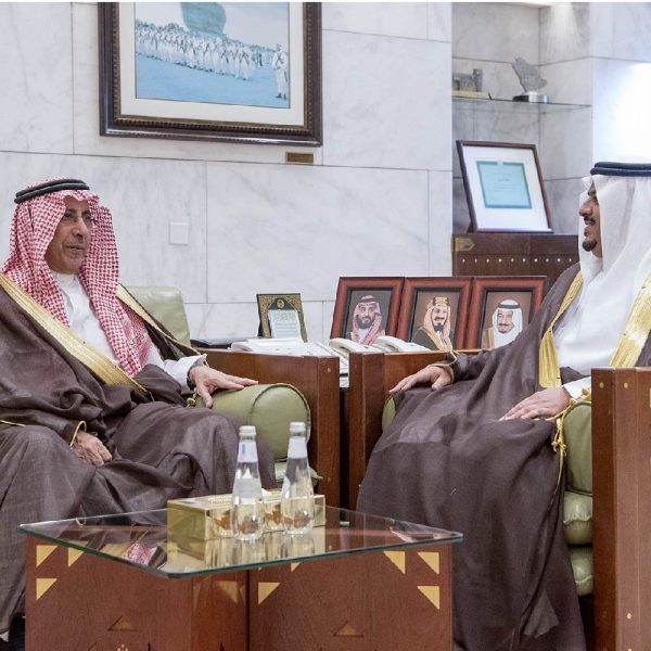 سمو نائب أمير منطقة الرياض يستقبل المهندس السلطان