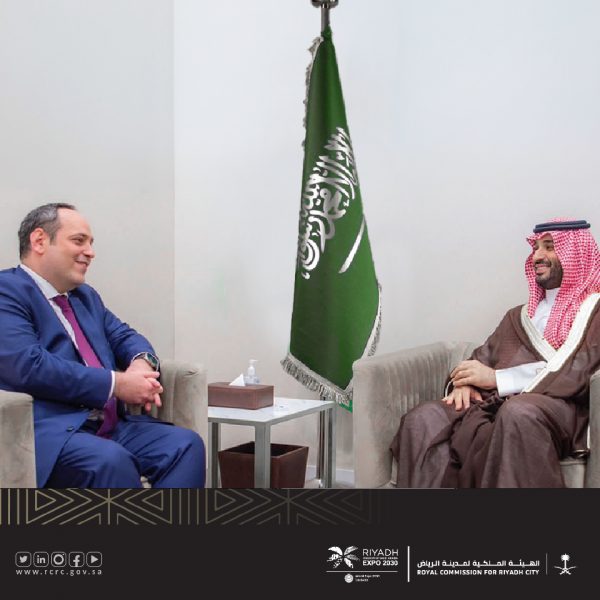 سمو ولي العهد يلتقي الأمين العام للمكتب الدولي للمعارض لاستعراض ملف ترشح الرياض لاستضافة إكسبو 2030