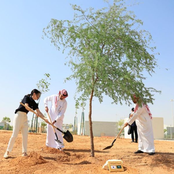 First Lady of South Korea plants sapling at Riyadh’s Scientific Park