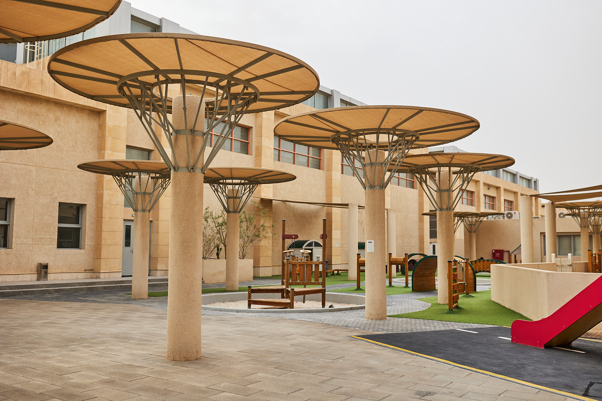 مدرسة "ألدينام" البريطانية