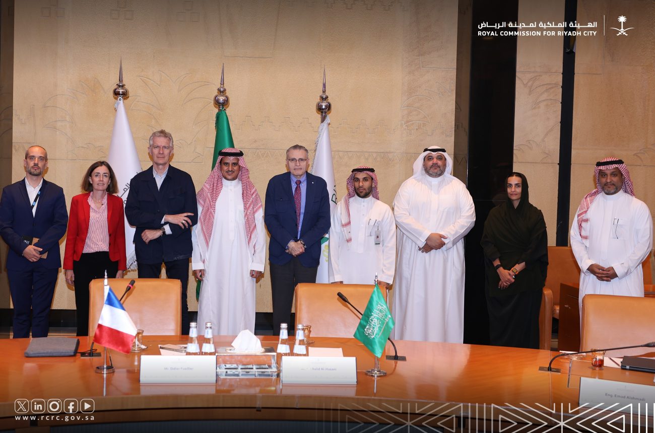 رئيس اتحاد المتاحف الوطنية في فرنسا يزور الهيئة الملكية لمدينة الرياض