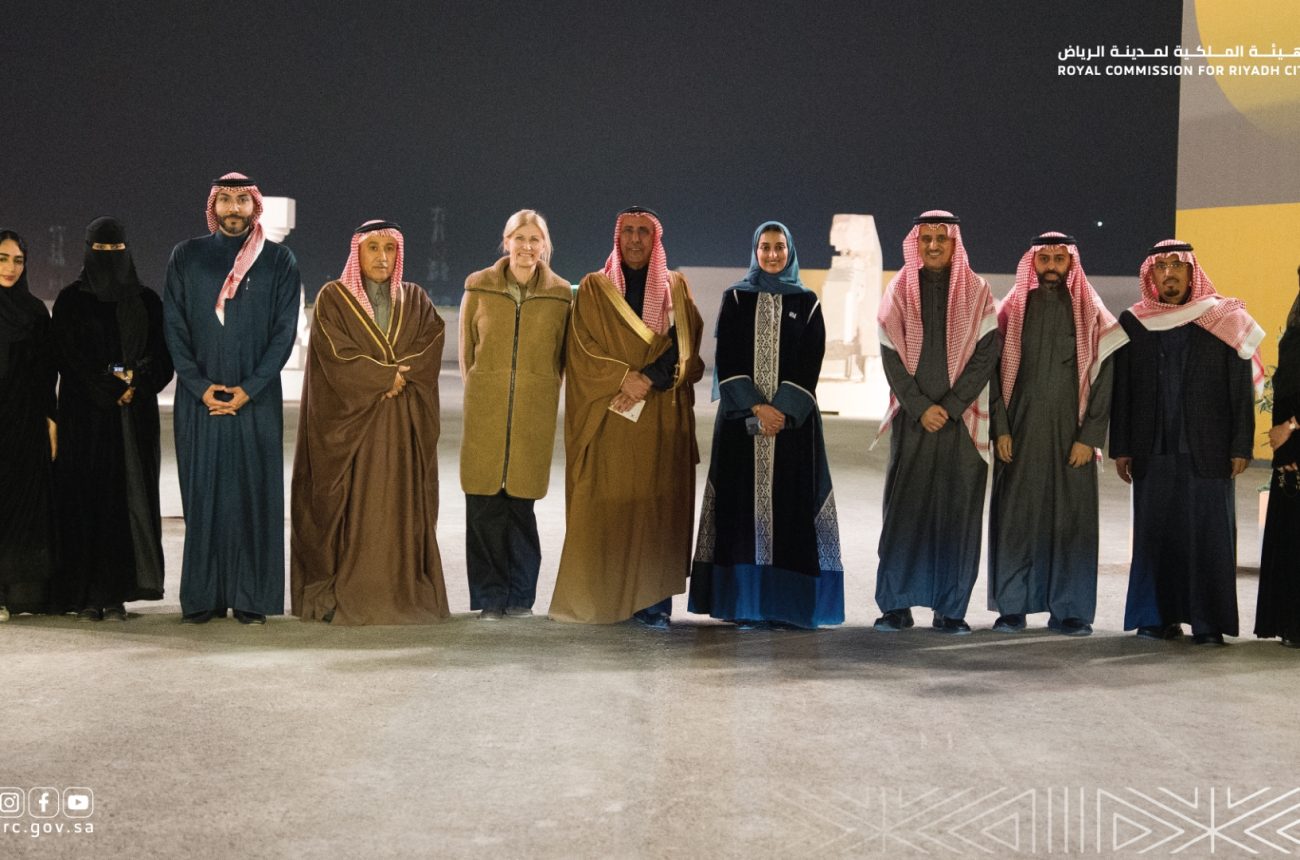 HE RCRC CEO and CEO of Sports Boulevard Foundation visit Tuwaiq Sculpture