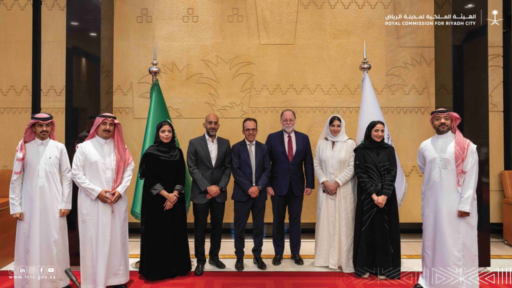 RCRC Organizes Scientific Program Featuring Ricardo Hausmann on Economic Diversification and Urban Policy Development