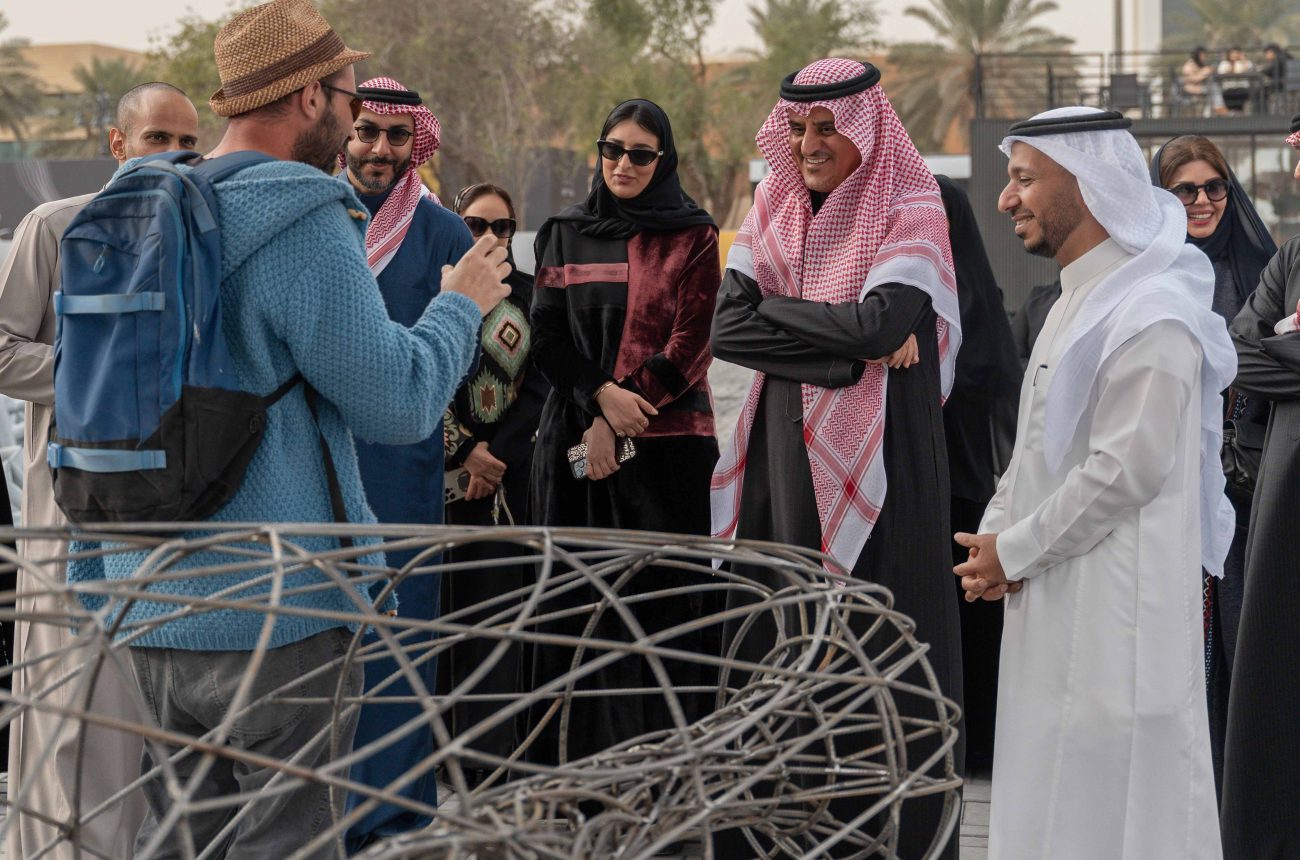 RCRC Deputy CEO of Lifestyle Sector Meets Artists of the 7th Edition of Tuwaiq Sculpture