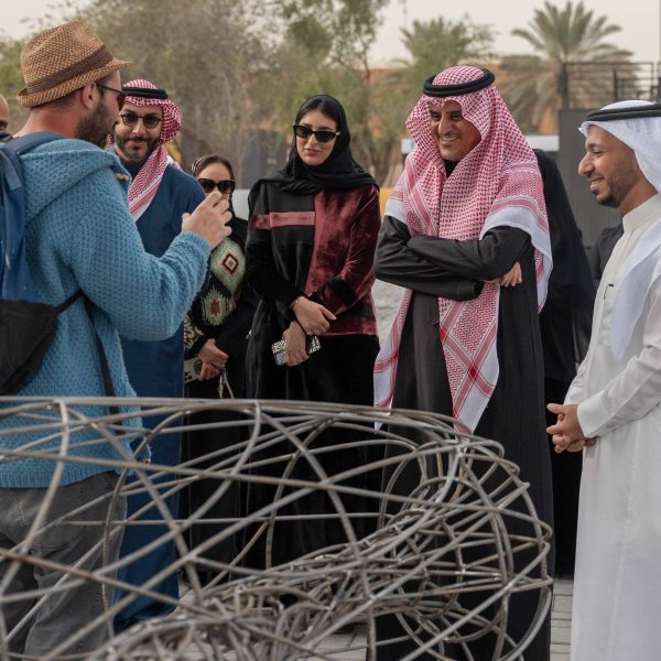 RCRC Deputy CEO of Lifestyle Sector Meets Artists of the 7th Edition of Tuwaiq Sculpture