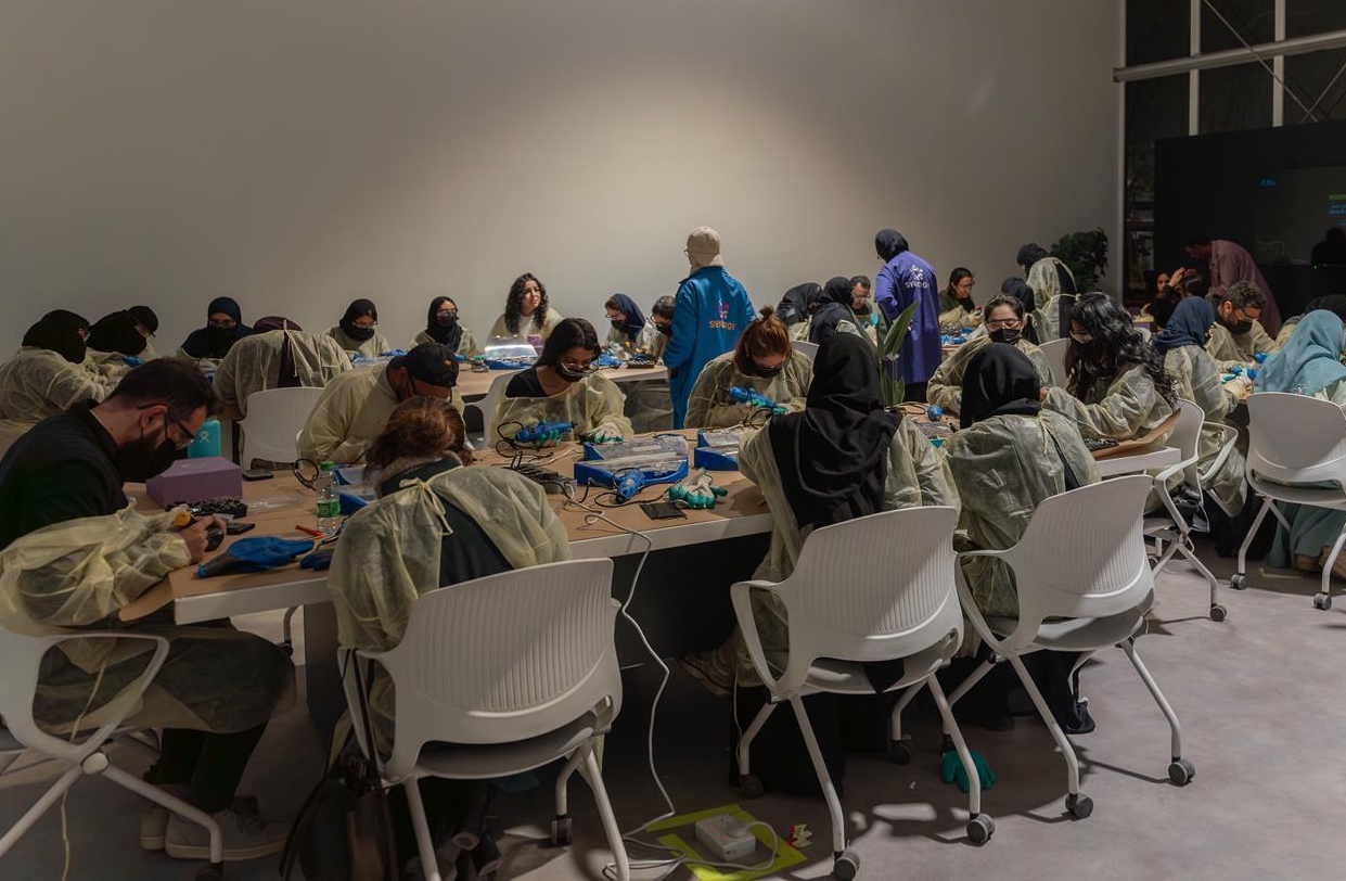 أطفال اليوم فنّانو الغد.. من الاكتشاف إلى الإبداع في طويق للنحت